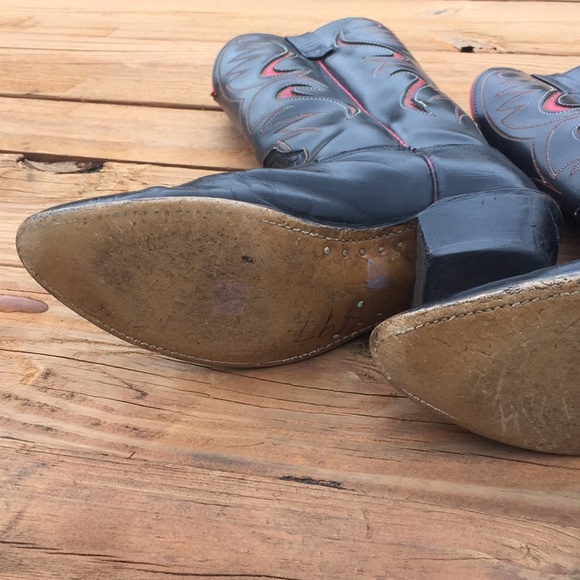 Black cowboy boots with red and white detail - Picture 7 of 8